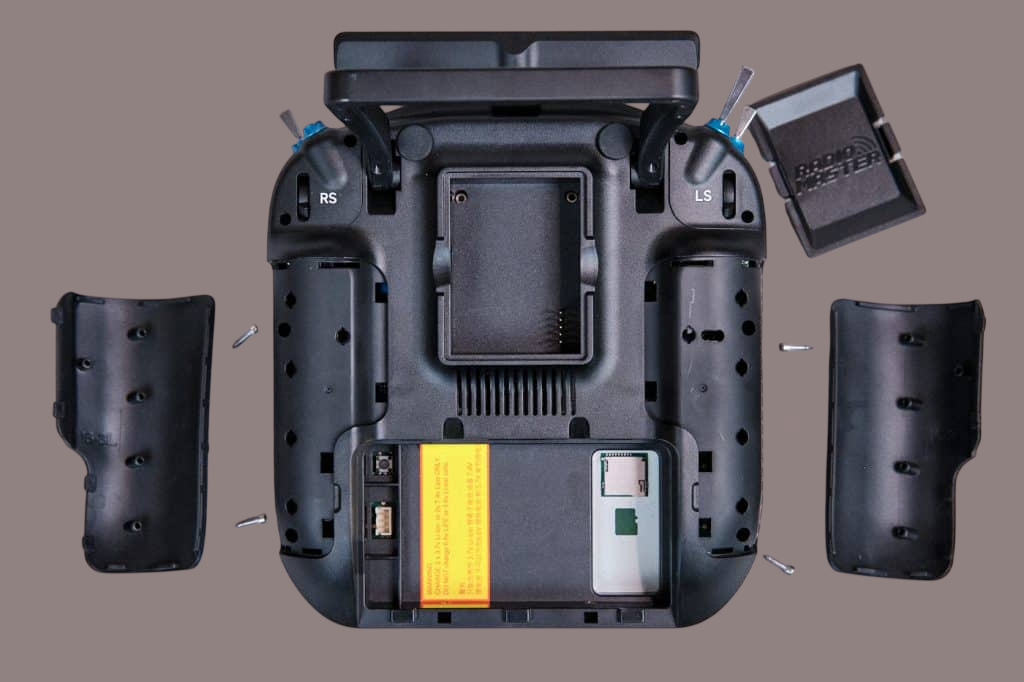 network-asset-RadioMaster-TX16S-MK3-radio-transmitter-tear-down-disaassemble-remove-grips-screws-1024x682-20260131125219-9yxz1m0-Photoroom_2026-01-31_14-18-26_bfc02.png