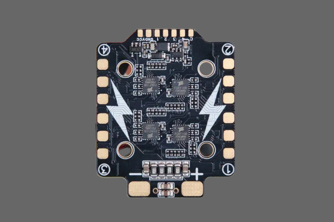 OddityRC-F405-Mini-AM32-40A-Vortex-F4-4in1-esc-top-1024x682.jpg
