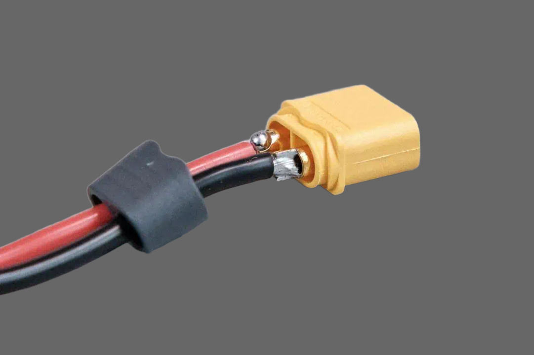 OddityRC-F405-Mini-AM32-40A-fc-esc-Stack-Vortex-F4-xt60-soldering-quality-cold-joint-1024x682.jpg