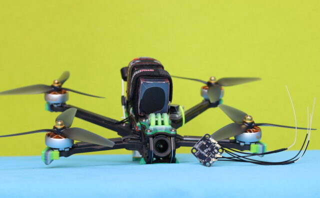 network-asset-Radiomaster-DBR4-and-FlyFishRC-VD6-long-range-FPV-drone-640x396-20250924160341-jpynvaw.jpg